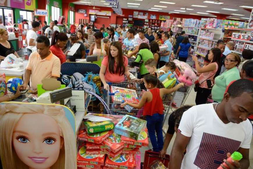 Padres abarrotan tiendas, jugueterías y principales vías SD en “Día de Reyes”
