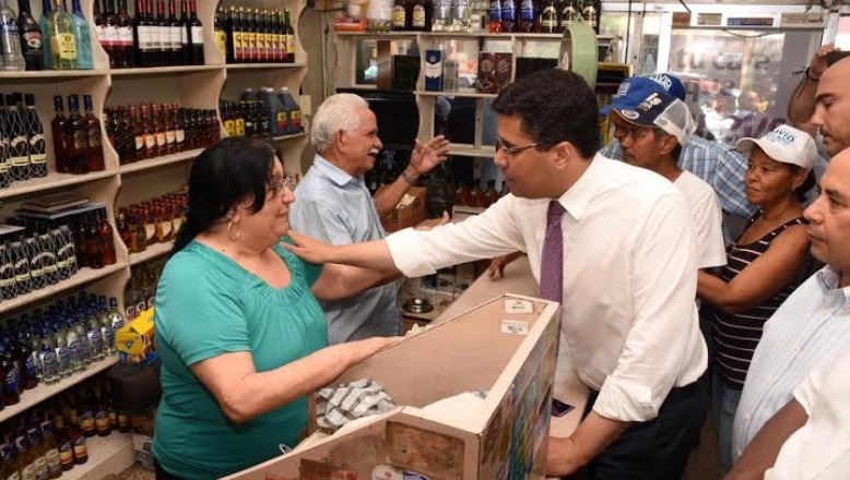 Alcalde Collado asegura que no cerrará el mercado de Las Pulgas