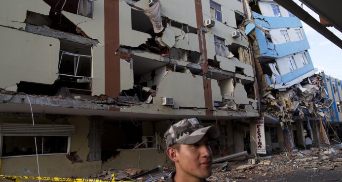 Un dominicano murió en sismo Ecuador; la RD enviará equipos