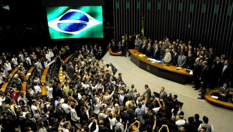 BRASIL: Diputados inician sesiones definirán futuro de Rousseff