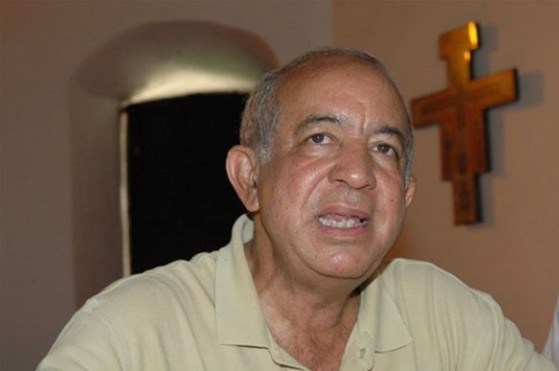 Sacerdote Luis Rosario dice es difícil creer en un gobierno de Medina