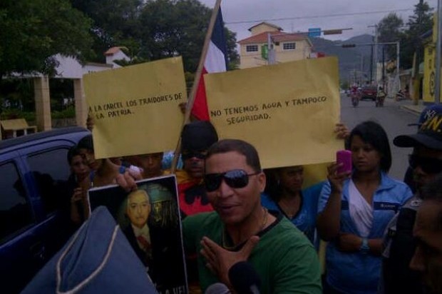 CONSTANZA: Condenan dos por alabar en público a Trujillo