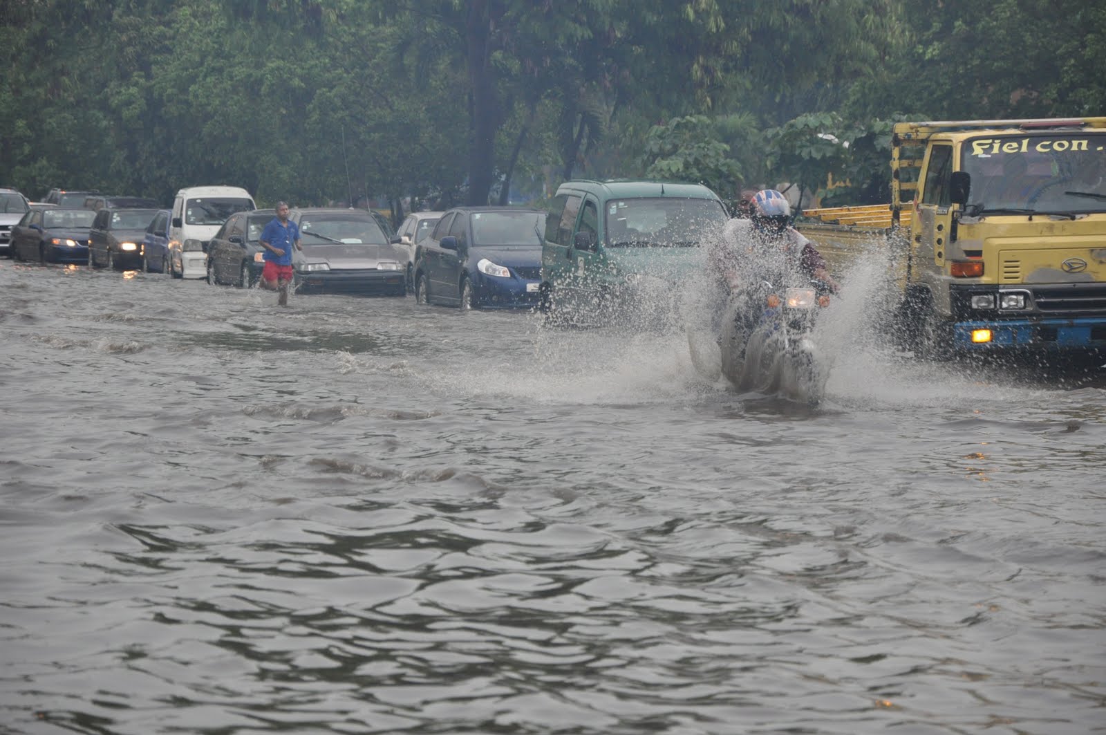 Las lluvias mantienen 24 provincias en alerta y desplazan a 1,470 personas