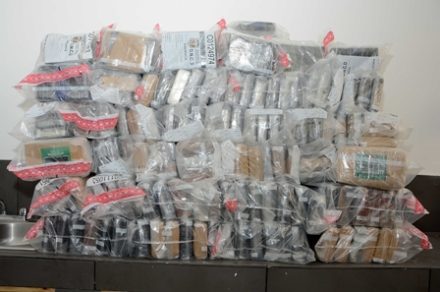 DNCD ocupa 324 paquetes de cocaína y apresa a dos hombres
