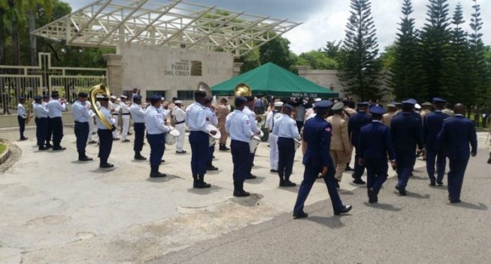 Sepultan Con Honores Militares Al General Antonio Imbert Barreras