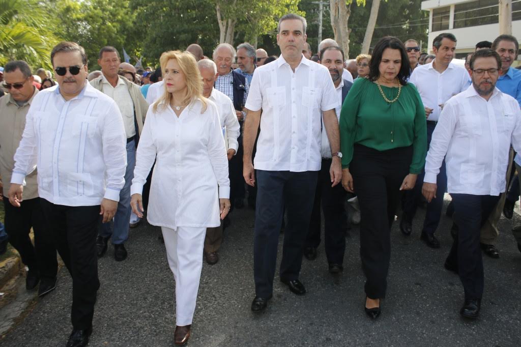 Ex candidatos opositores marchan hasta el lugar donde sesiona la OEA