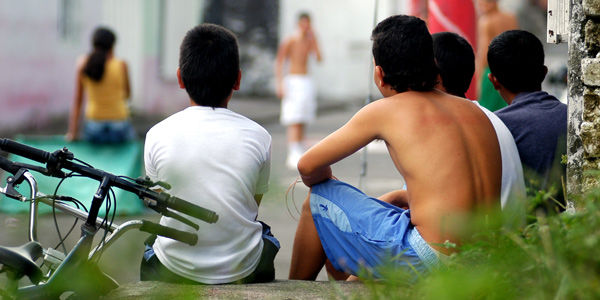 Más 21 % jóvenes dominicanos ni trabajan ni estudian, dice informe