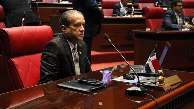 Pared favorece ley partidos sea aprobada por actuales congresistas