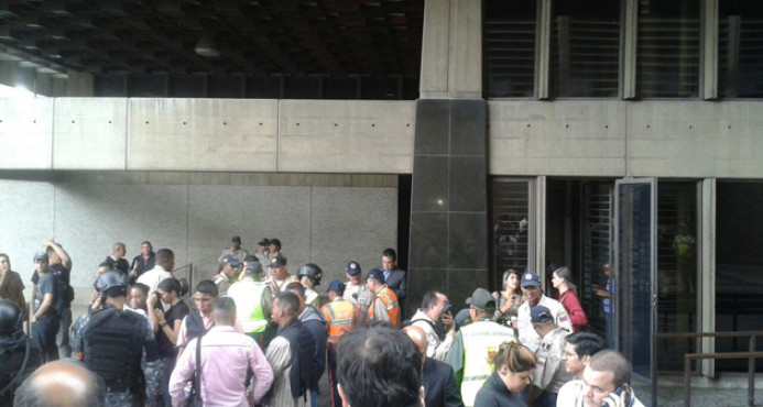 Situación de rehenes Banco Central Venezuela; un muerto y 2 heridos