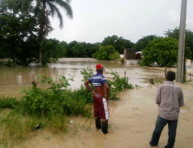 PUERTO PLATA: Desbordamiento ríos anega varias comunidades