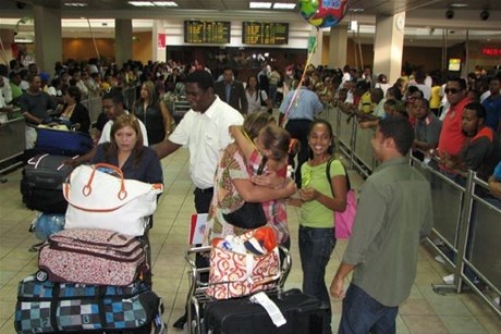 Dominicanos visitan RD gastan 6 veces más que turistas otras nacionalidades