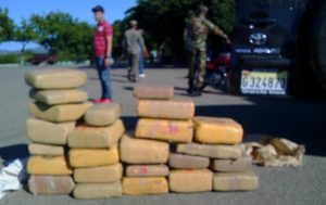 Ocupan cantidades notorias de drogas en zonas Barahona, Azua y ... - Almomento.net