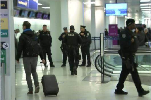 NY y NJ aumentan seguridad en sus aeropuertos tras balacera en Florida
