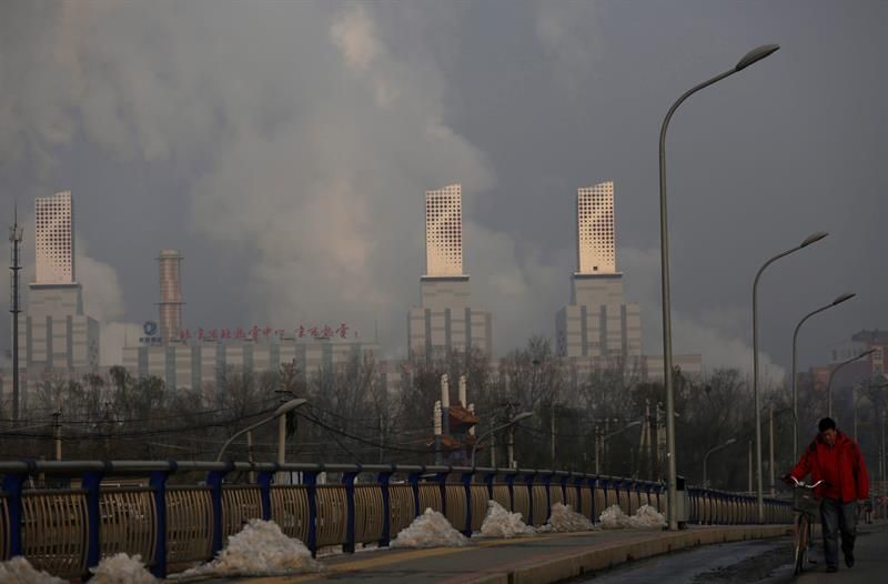 Pekín cierra su última planta a carbón