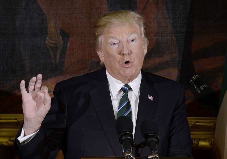 Trump publica una lista de inmigrantes criminales y señala quienes los ayudan