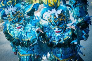 PUNTA CANA: Alegría y colorido en el carnaval Brugal 2017 - Almomento.net