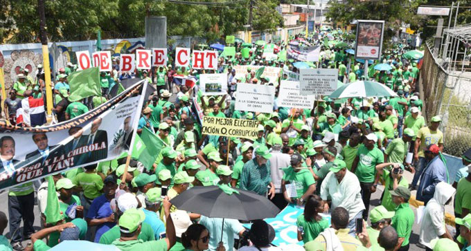 Miles del movimiento Verde marchan en SPM para exigir justicia caso Odebrecht