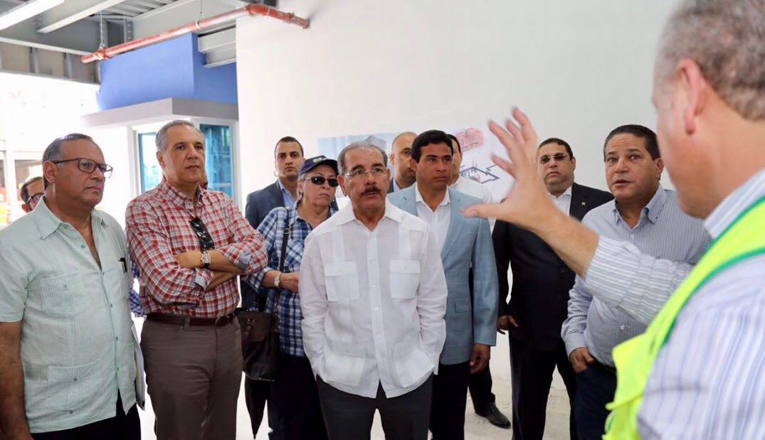 El presidente Danilo Medina hace una “visita sorpresa” hospital Luis E. Aybar
