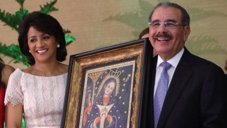 Danilo Medina se une a fervor devotos Nuestra Señora de la Altagracia