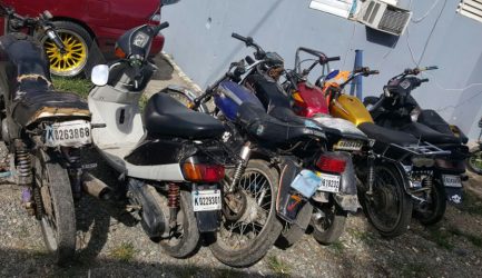 Policía se incauta 56 armas ilegales y recupera motocicletas barrios de SDE