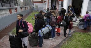 97 venezolanos regresan de Perú en un avión enviado por Maduro