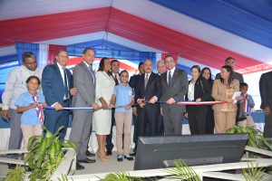 LA VEGA: Presidente Danilo Medina inaugura cuatro centros educativos