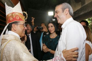 Abinader respalda llamado debatir problemas de RD que hace Iglesia
