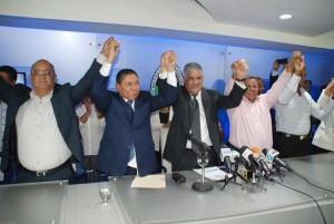 PRD buscará secretaría general LMD; formaliza reingreso dirigentes