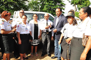 Partido Cívico dona camioneta a Federación de Capellanes