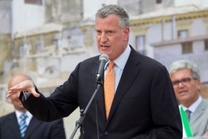 Aumentan a US$15 por hora salario mínimo empleados NY