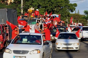 Cientos de fanáticos participaron en el desfile de los campeones nacionales.