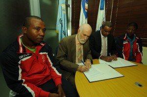 Inefi y Fedola acuerdan llevar lucha a escuelas Inefi y Fedola acuerdan llevar lucha a escuelas