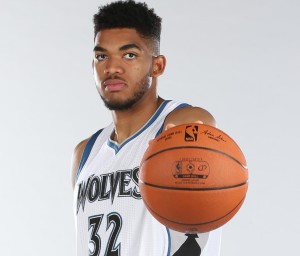 Karl-Anthony Towns anota 14 y atrapa 14 rebotes Karl-Anthony Towns anota 14 y atrapa 14 rebotes
