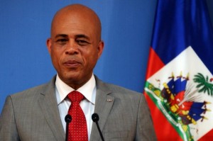 Martelly duplica sueldo de miembros de órgano electoral