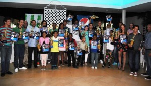 Galardonan a mejores pilotos de motocross en el 2015