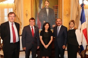 Altos funcionarios de EU visitan al Presidente en el Palacio