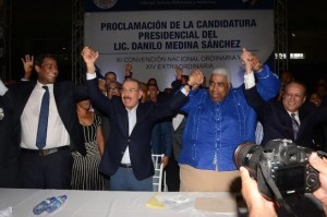 Danilo llama a buscar los votos «hasta debajo de las piedras»