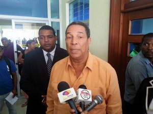 Borges renuncia a candidatura diputado en favor hijo de Suberví