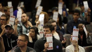 EE.UU: Clinton y Trump aventajan conteo delegados