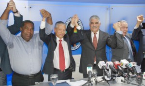 Héctor Guzmán retorna al PRD junto grupo deserta PRM Héctor Guzmán retorna al PRD junto grupo deserta PRM