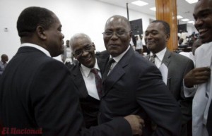 Haitianos eligen a Jocelerme Privert presidente provisional
