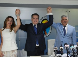 Neney Cabrera se reintegra al PRD