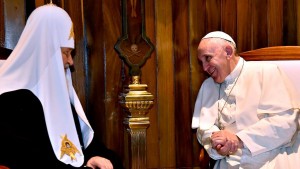 El patriarca ortodoxo Kiril y el papa Francisco, durante su histórico encuentro en La Habana