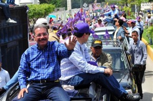 Danilo inició hoy su campaña con caravanas en la región Suroeste