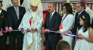 SFM: Danilo inaugura escuelas y remodelación de catedral
