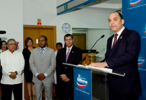 Banreservas inaugura oficina en Merca Santo Domingo