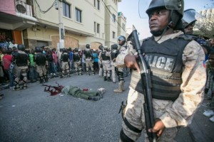 Exmilitares toman calles capital haitiana por crisis, hay un muerto