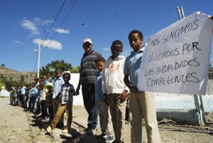 Cadena humana en la cordillera Central; reclaman atención Cadena humana en la cordillera Central; reclaman atención