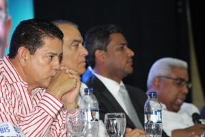 BIS presenta candidatos a senadores y diputados