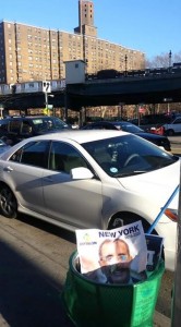 Destruyen afiches del presidente Medina en NY